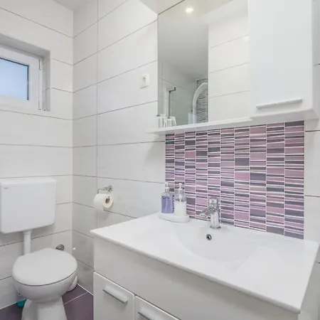 With Balcony Very Close To The Sea Apartament Klimno