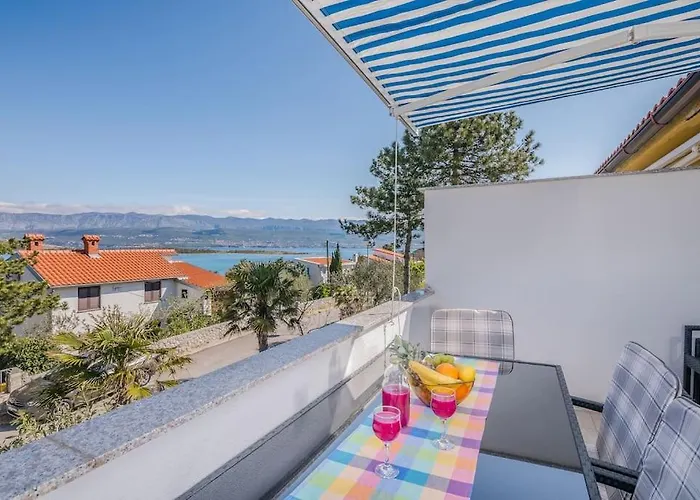 With Balcony Very Close To The Sea Apartman Klimno