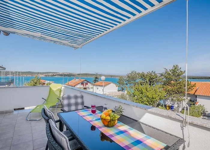 Apartment With Balcony Very Close To The Sea Klimno