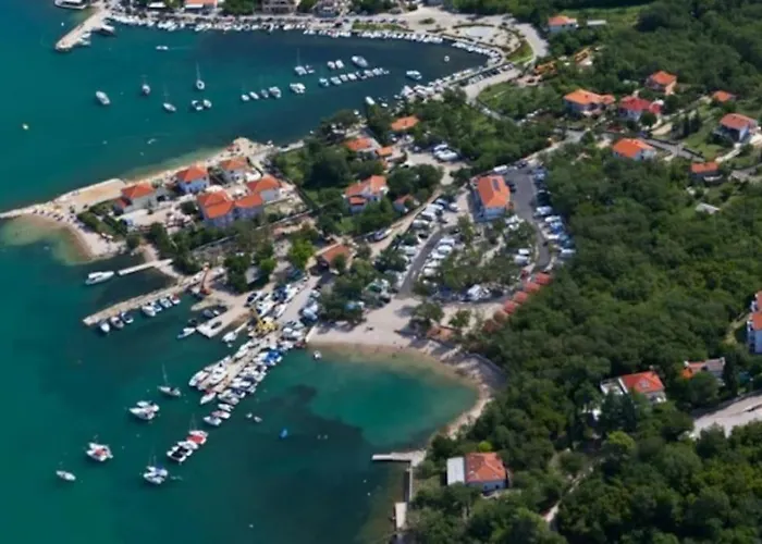 Apartment With Balcony Very Close To The Sea Klimno