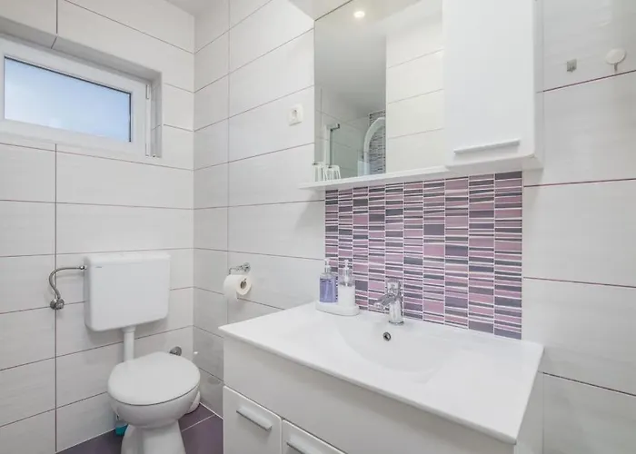 With Balcony Very Close To The Sea Apartment Klimno