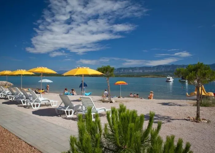 With Balcony Very Close To The Sea Apartman *