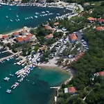 Apartment With Balcony Very Close To The Sea Klimno
