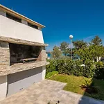 With Balcony Very Close To The Sea Apartment Klimno