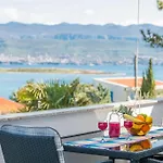 Apartment With Balcony Very Close To The Sea